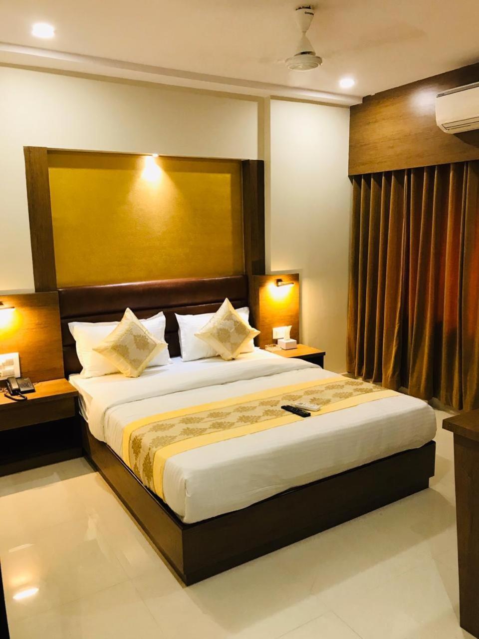 Hotel Crystal Luxury Inn- Bandra 3*
