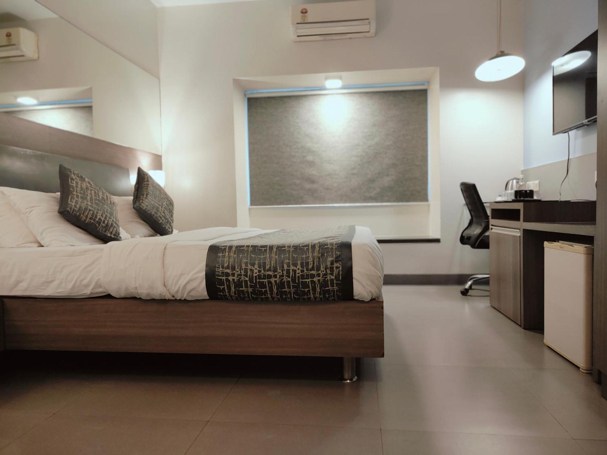 Apollo Guest house *