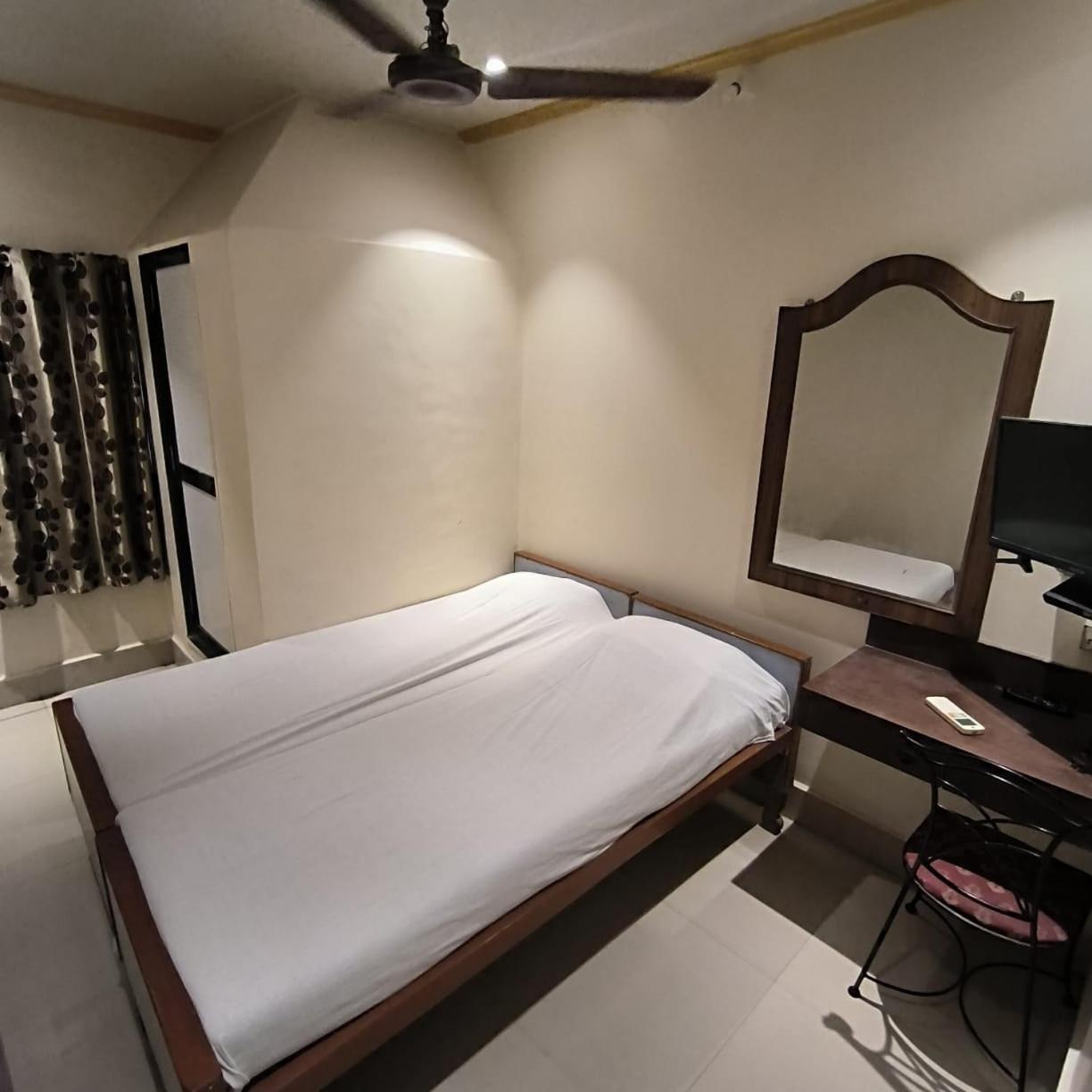 Hotel Rupali *