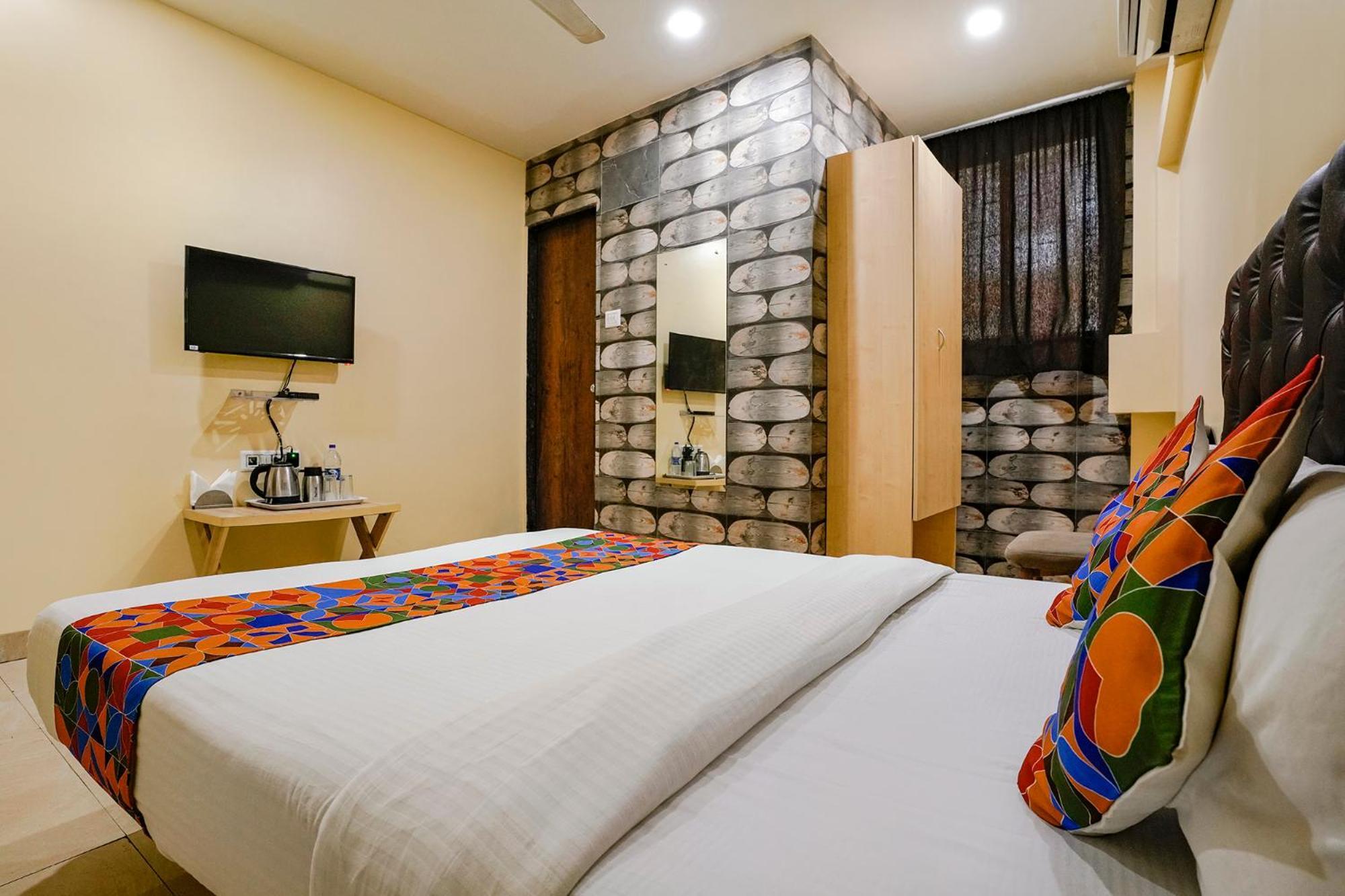U Life Residency Guest house Mumbai