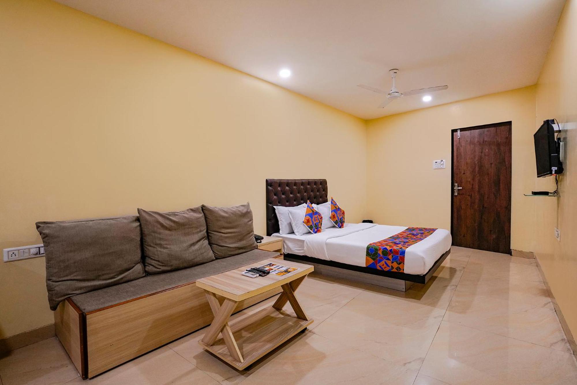 Guest house U Life Residency