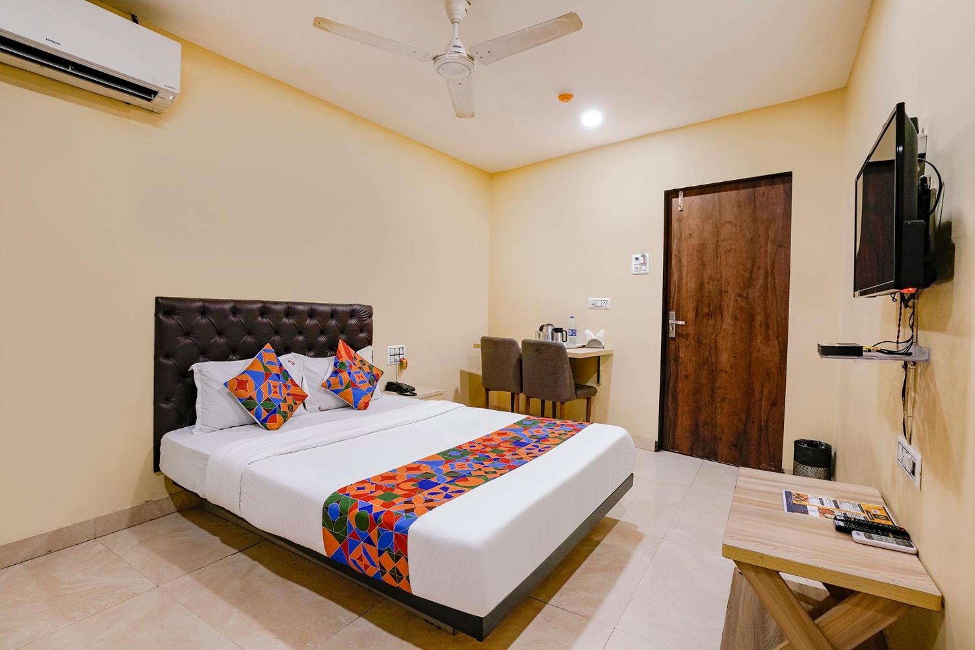 Guest house U Life Residency