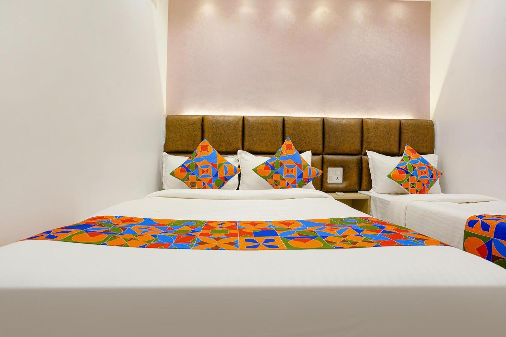 Fabexpress New Deepak - Nr & Csmt Station Hotel