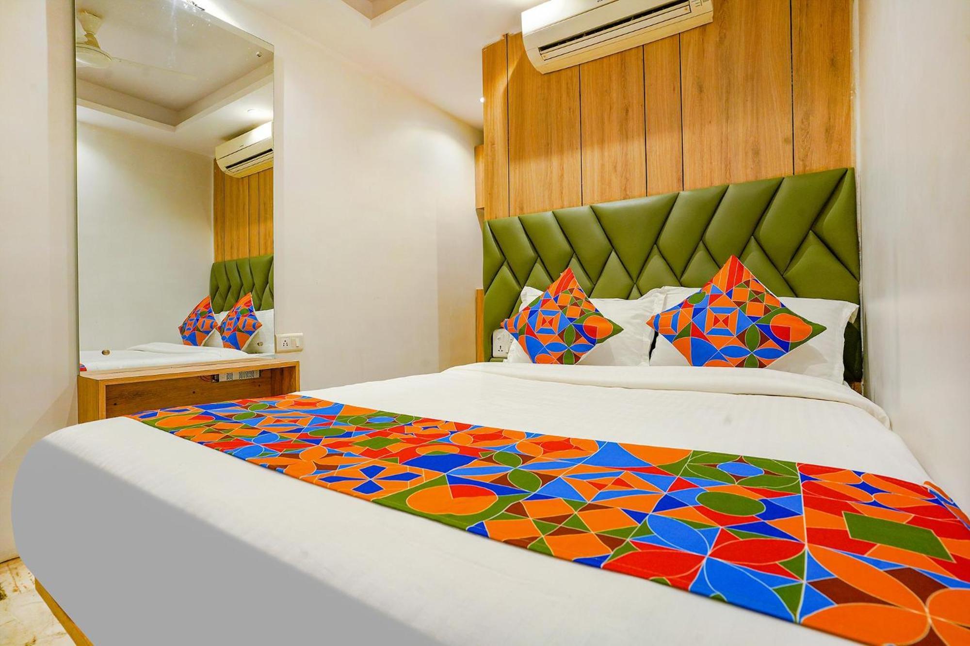 Hotel Fabexpress New Deepak - Nr & Csmt Station 2*