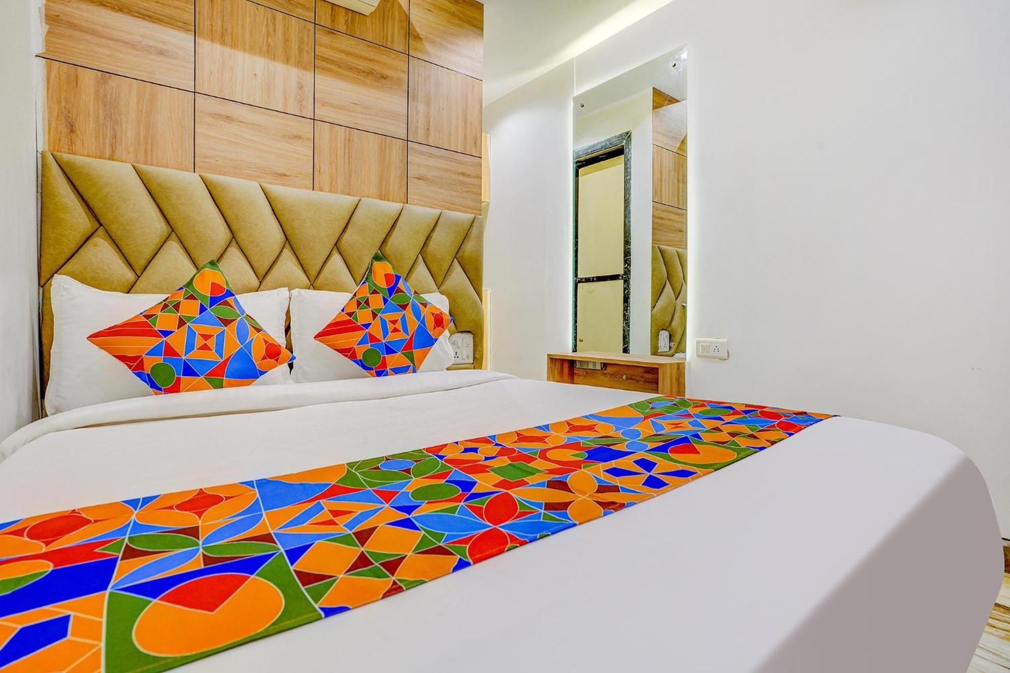 Fabexpress New Deepak - Nr & Csmt Station Hotel