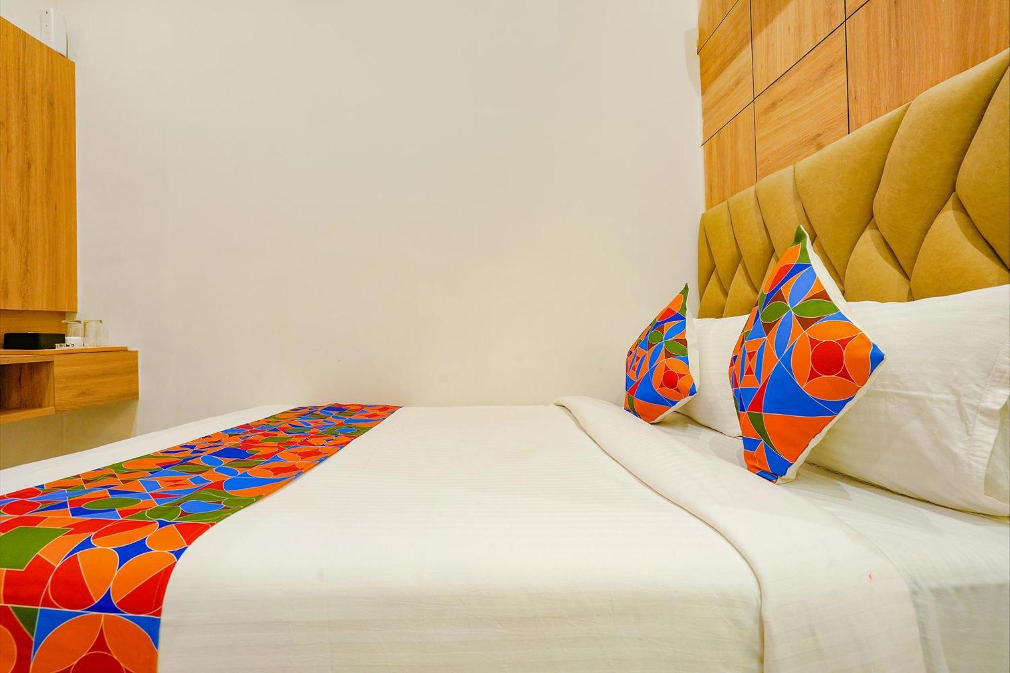 Fabexpress New Deepak - Nr & Csmt Station Hotel