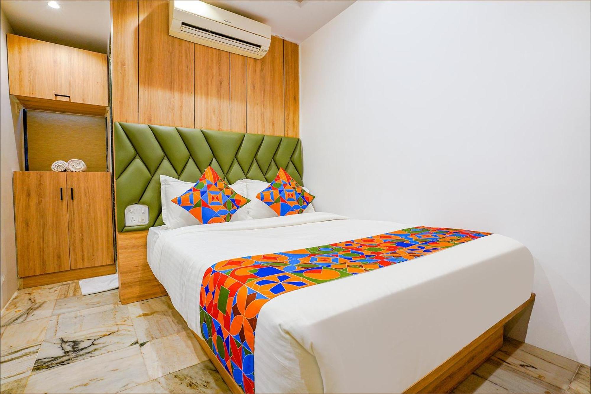 Hotel Fabexpress New Deepak - Nr & Csmt Station Mumbai