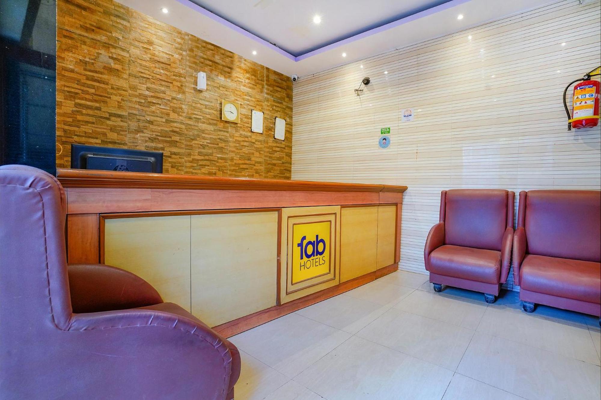Fabexpress New Deepak - Nr & Csmt Station Hotel 2*