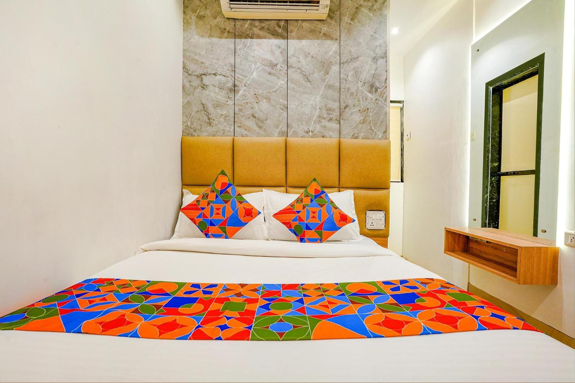 Hotel Fabexpress New Deepak - Nr & Csmt Station 2*