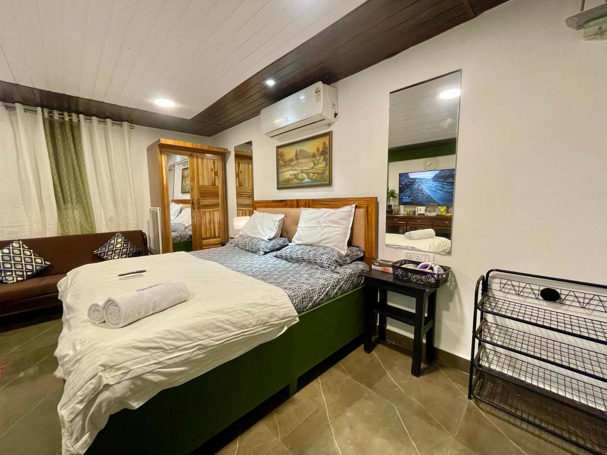 Apartment Independent 25 Corner House Bandra West Mumbai