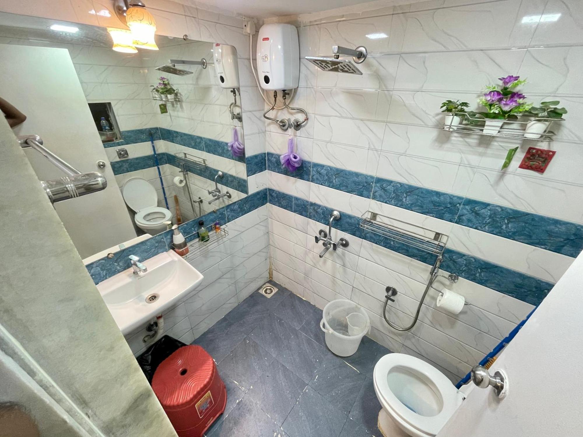 Apartment Independent 25 Corner House Bandra West *