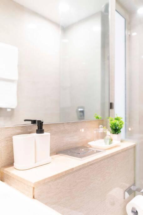 Ambient, Stylish 1bhk In Hiranandani Powai Apartment *