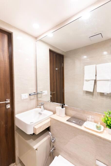 Ambient, Stylish 1bhk In Hiranandani Powai *