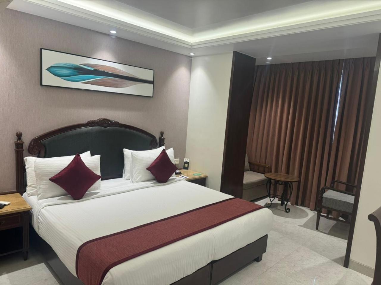 Hotel Suba Palace Near Gateway Of India 4*