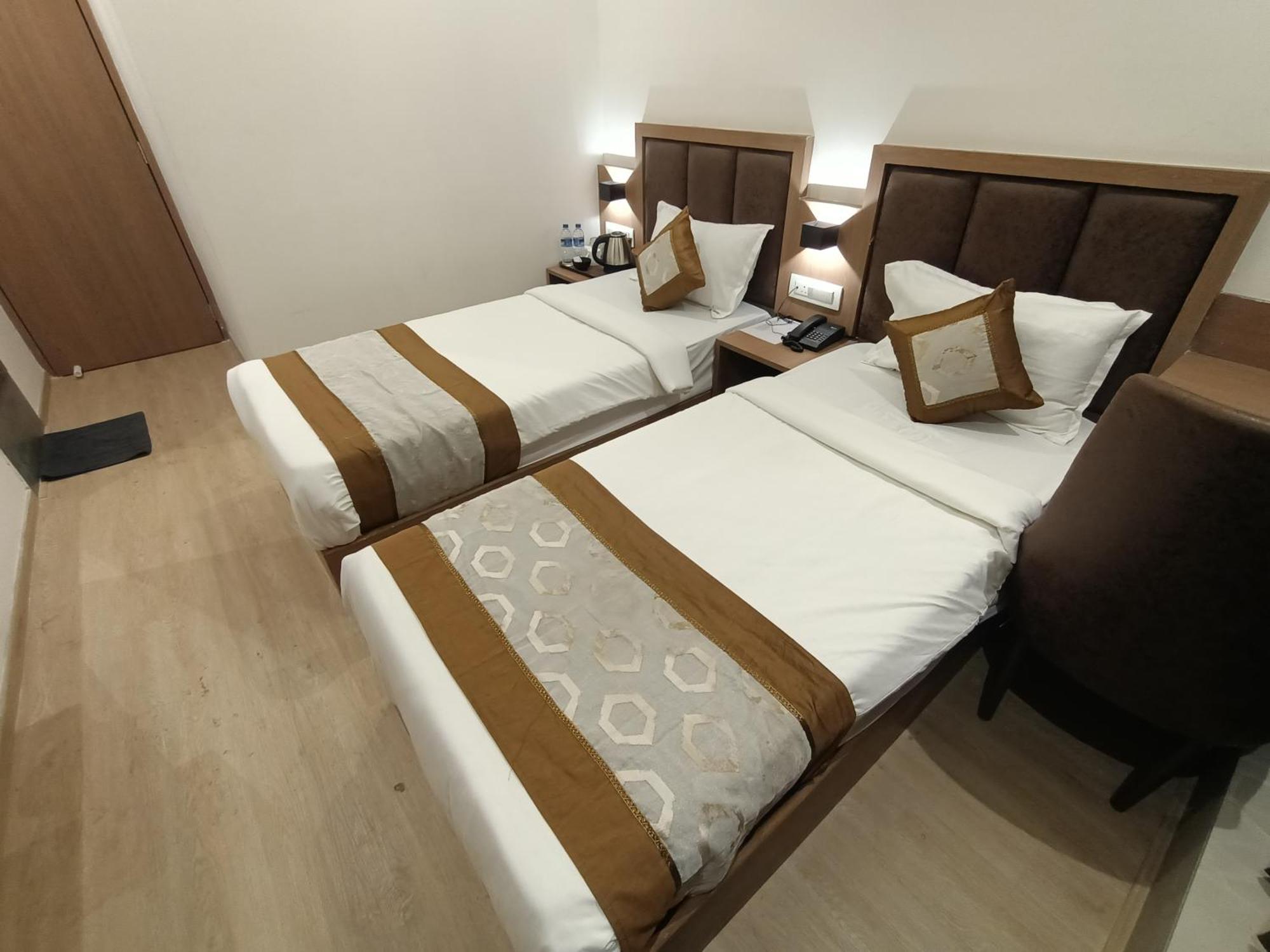 Beverly Palace Santacruz - Near Bkc - Airport T1 Mumbai