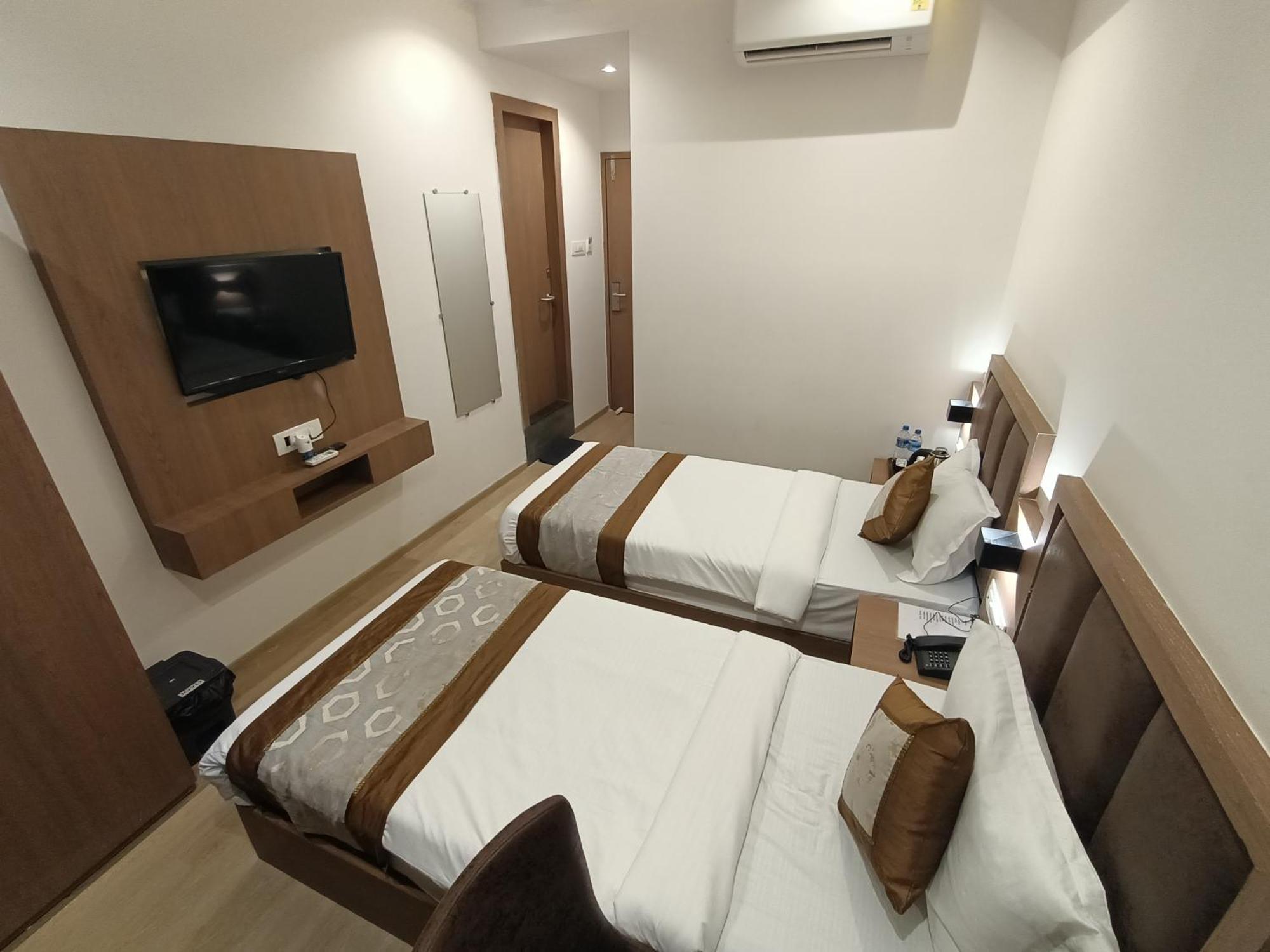 Beverly Palace Santacruz - Near Bkc - Airport T1 Hotel 3*