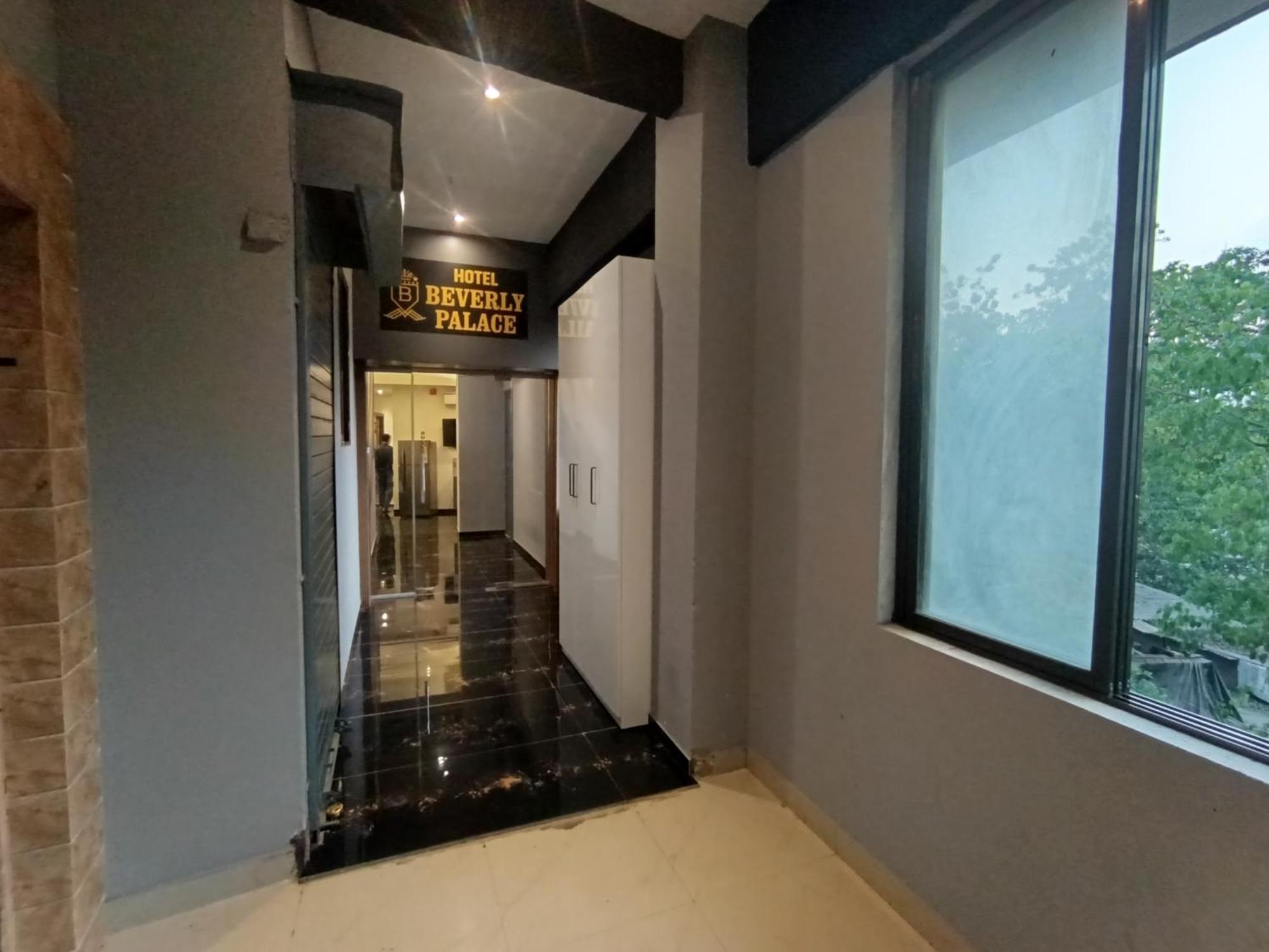 Beverly Palace Santacruz - Near Bkc - Airport T1 Mumbai