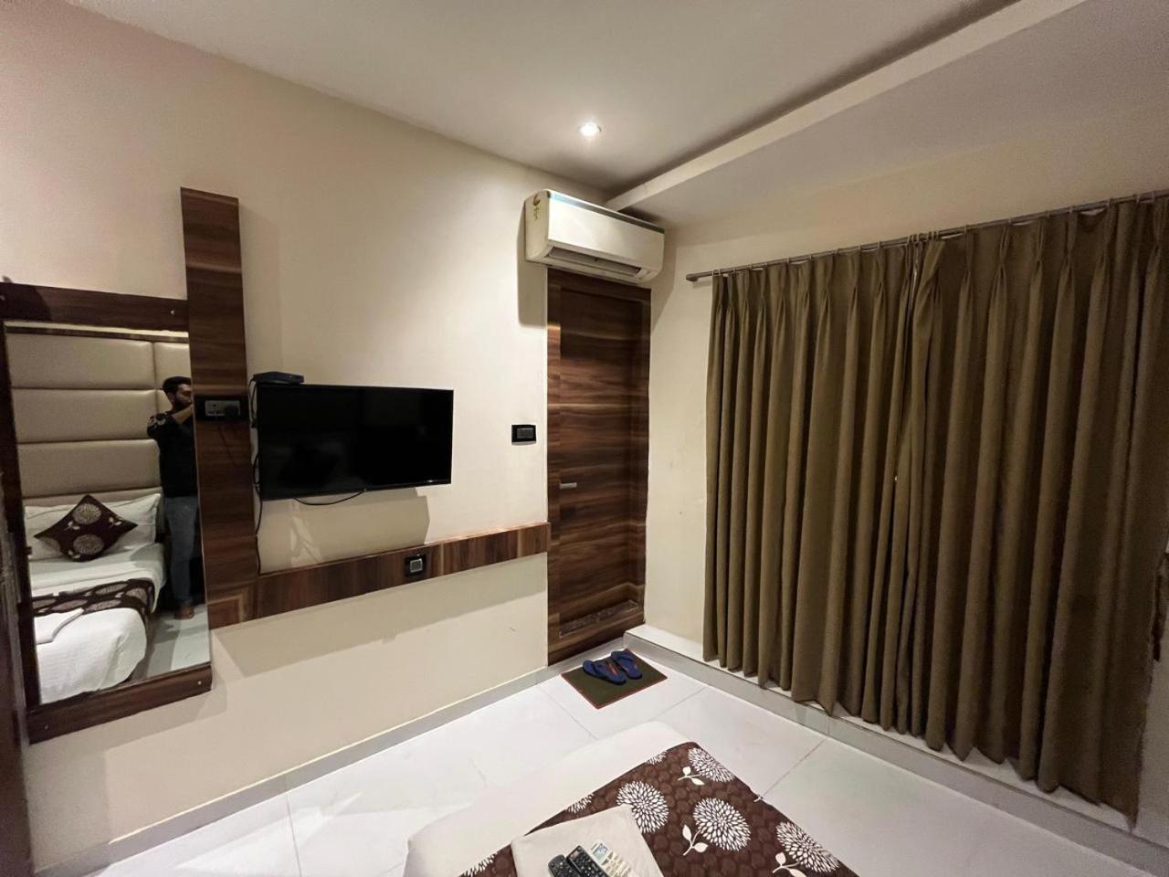 Shahi Darbar Terminal-2 Guest house *
