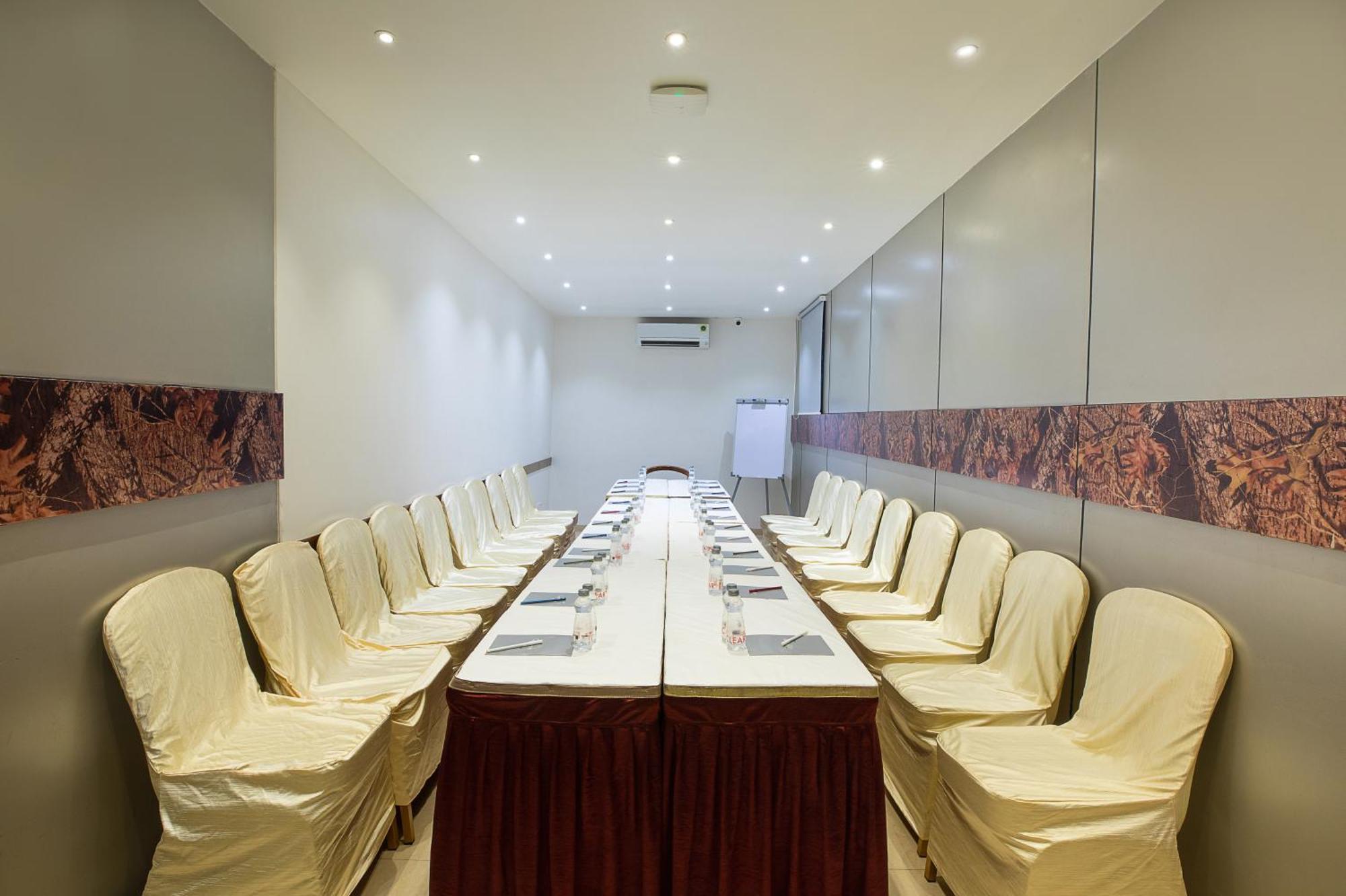 Avon Ruby Dadar Hotel