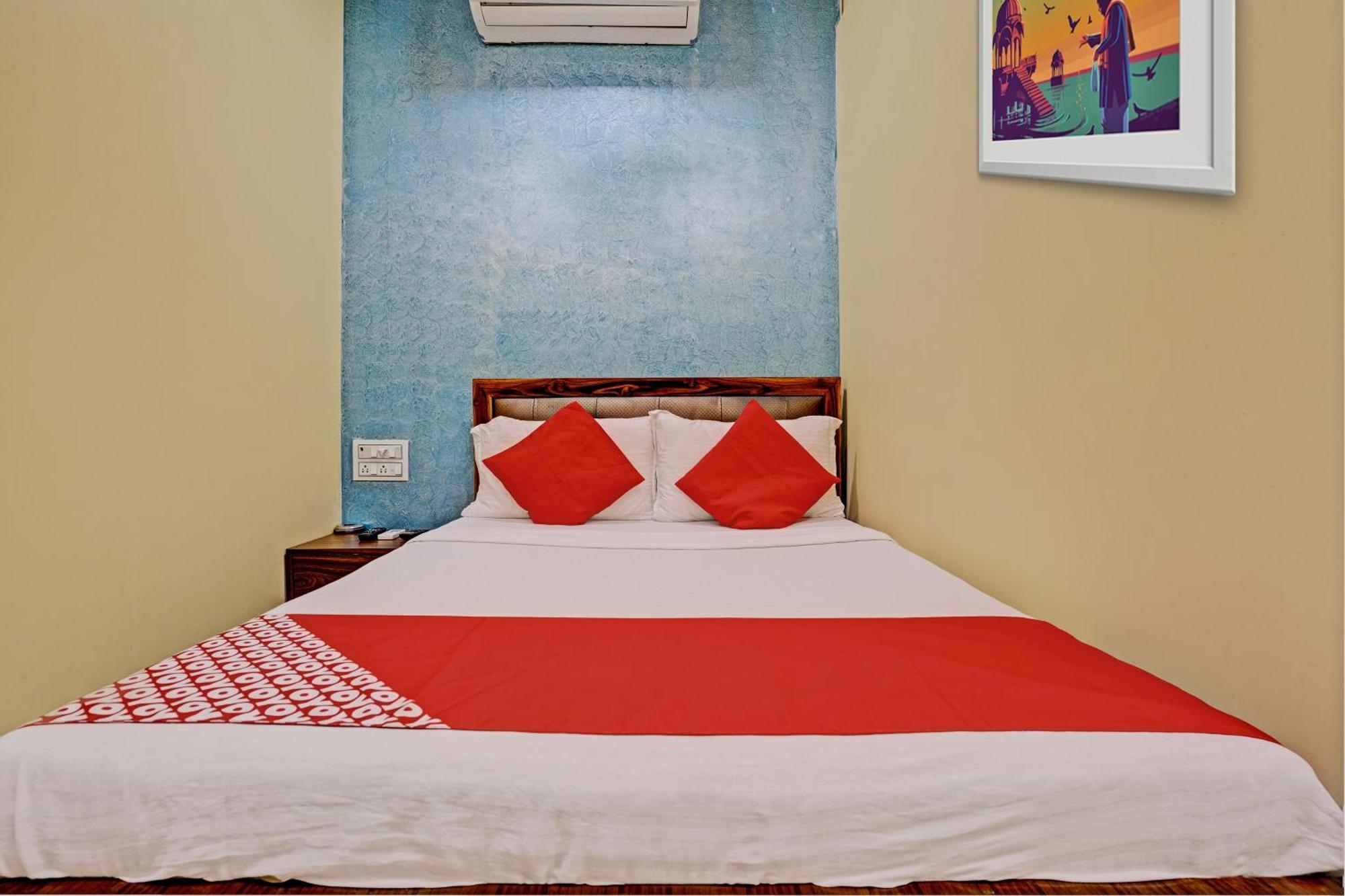 Hotel Oyo Flagship Nine Hills Mumbai