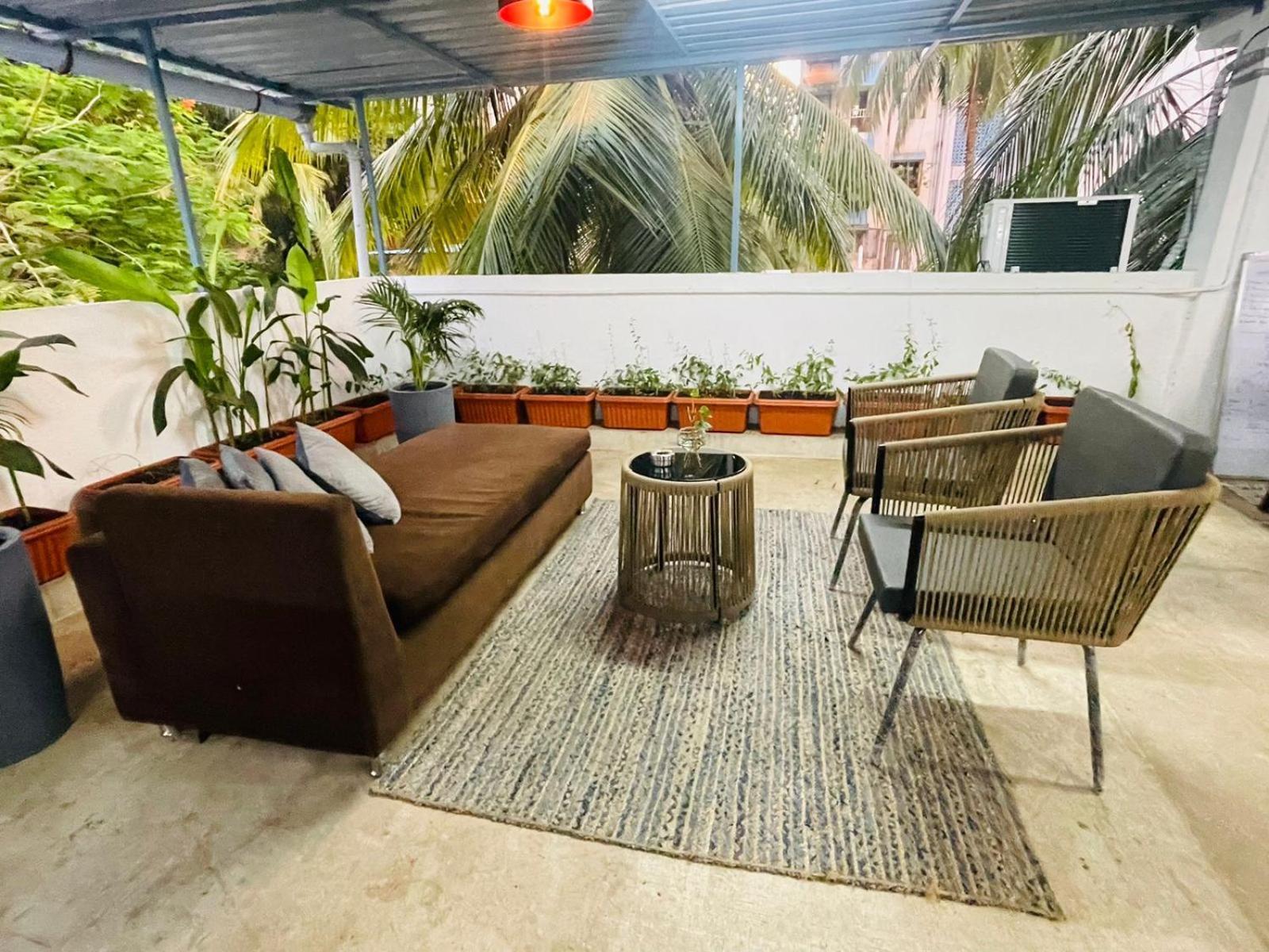 Luxe-bnb Near Airport Homestay