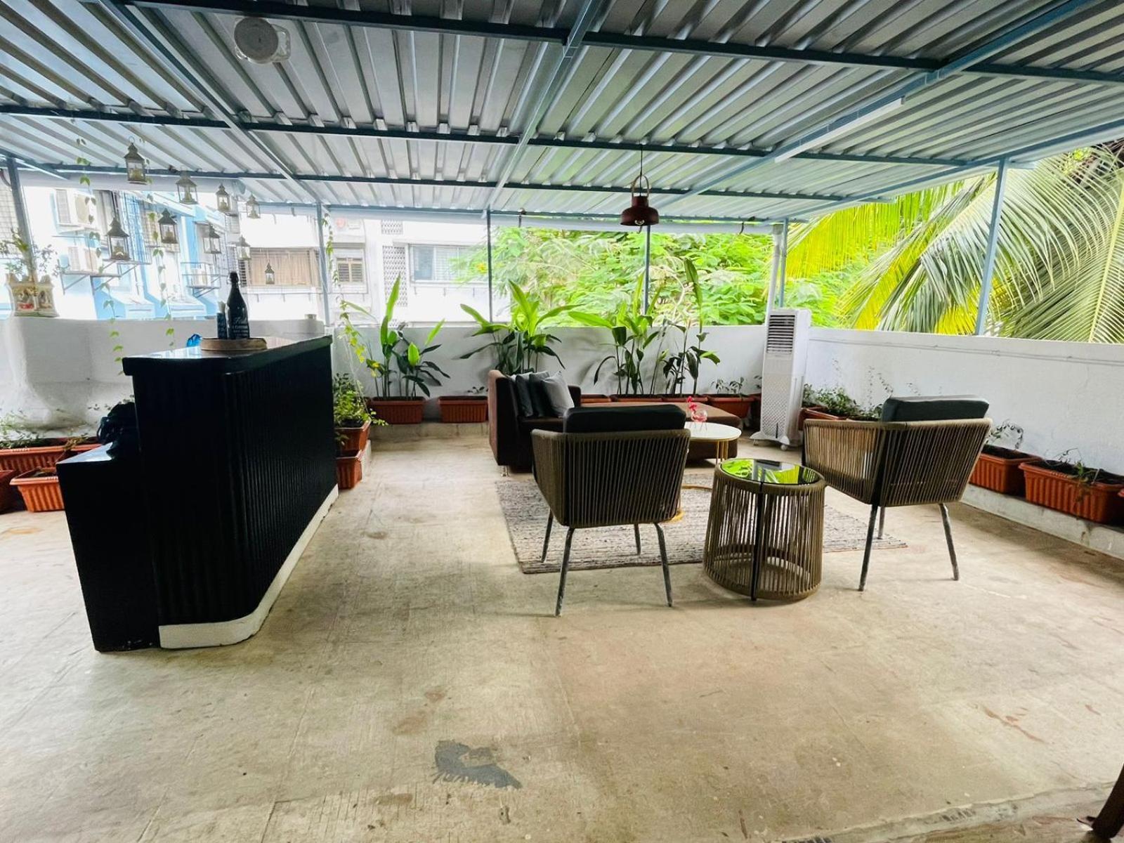 Luxe-bnb Near Airport Homestay