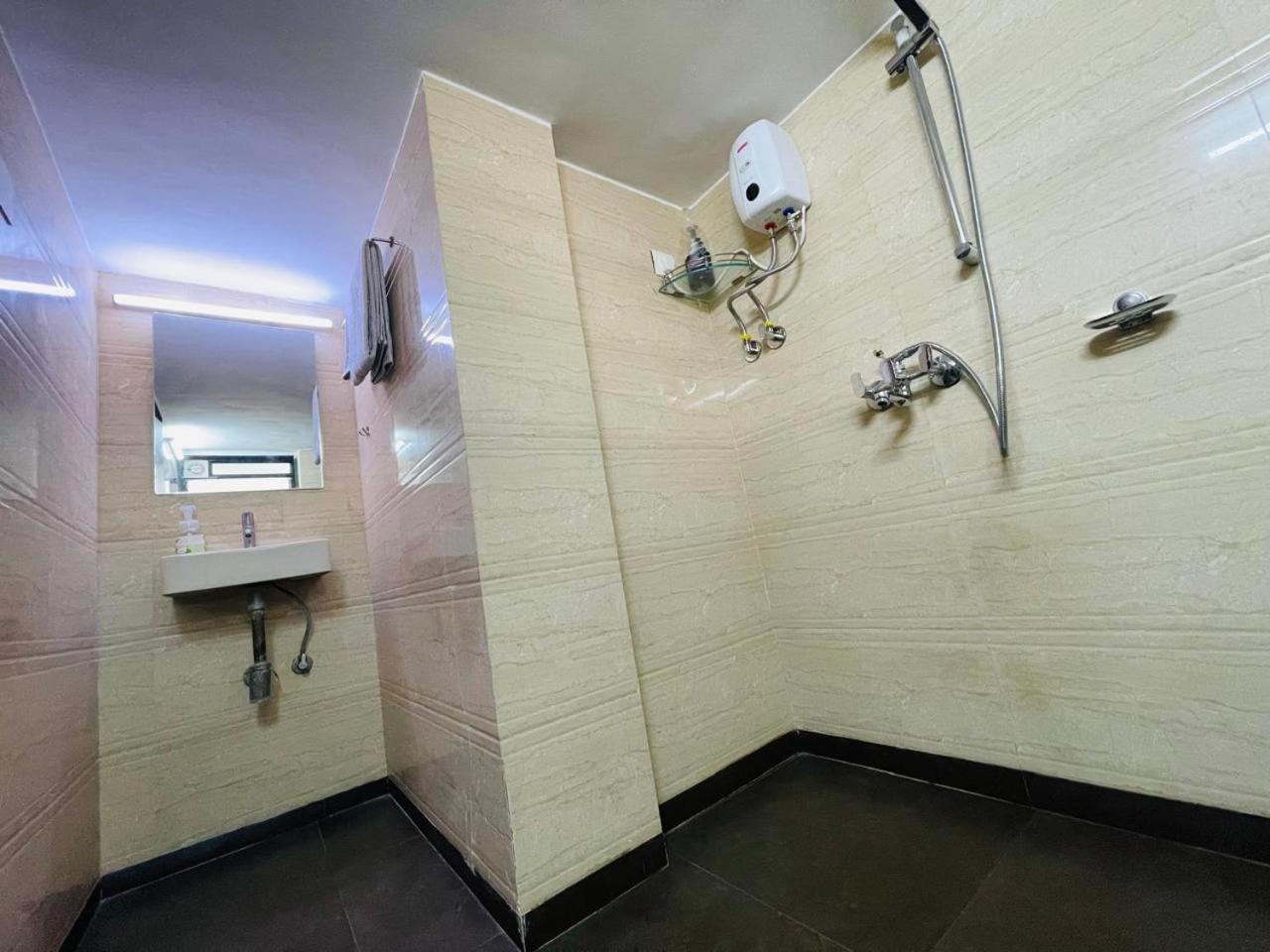 Luxe-bnb Near Airport Homestay Mumbai