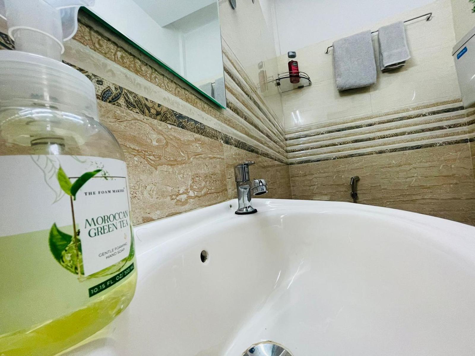Luxe-bnb Near Airport Homestay