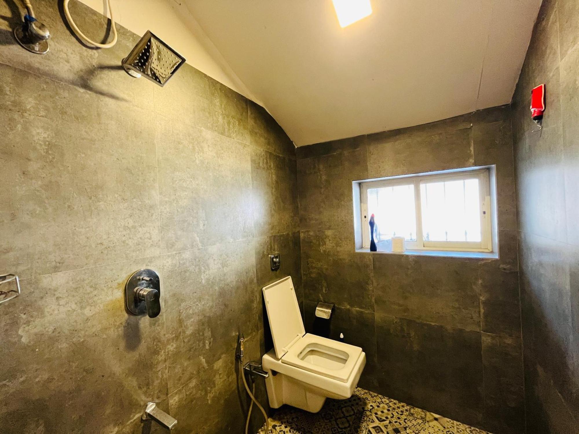 Rose 3bhk Bandra W By The Company - Eco Apartment