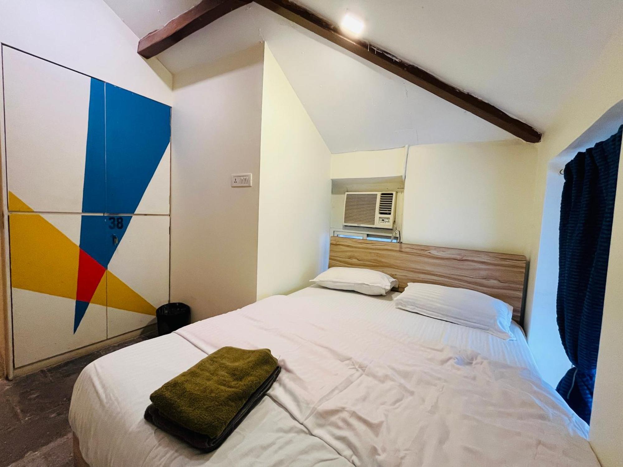 Rose 3bhk Bandra W By The Company - Eco * Mumbai