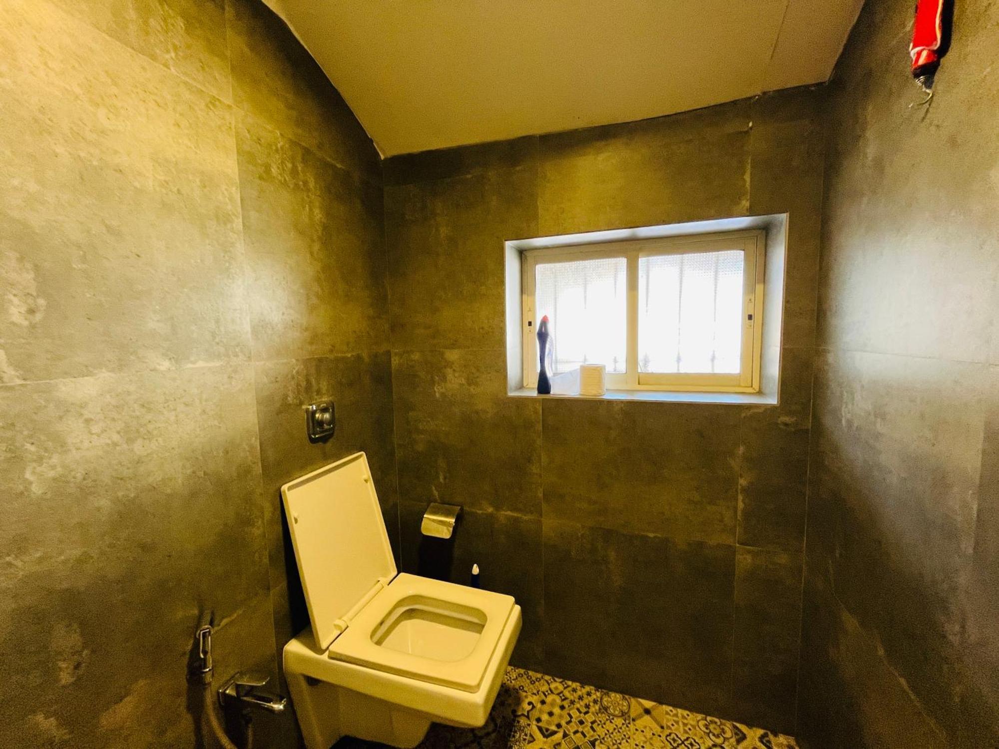Rose 3bhk Bandra W By The Company - Eco Mumbai