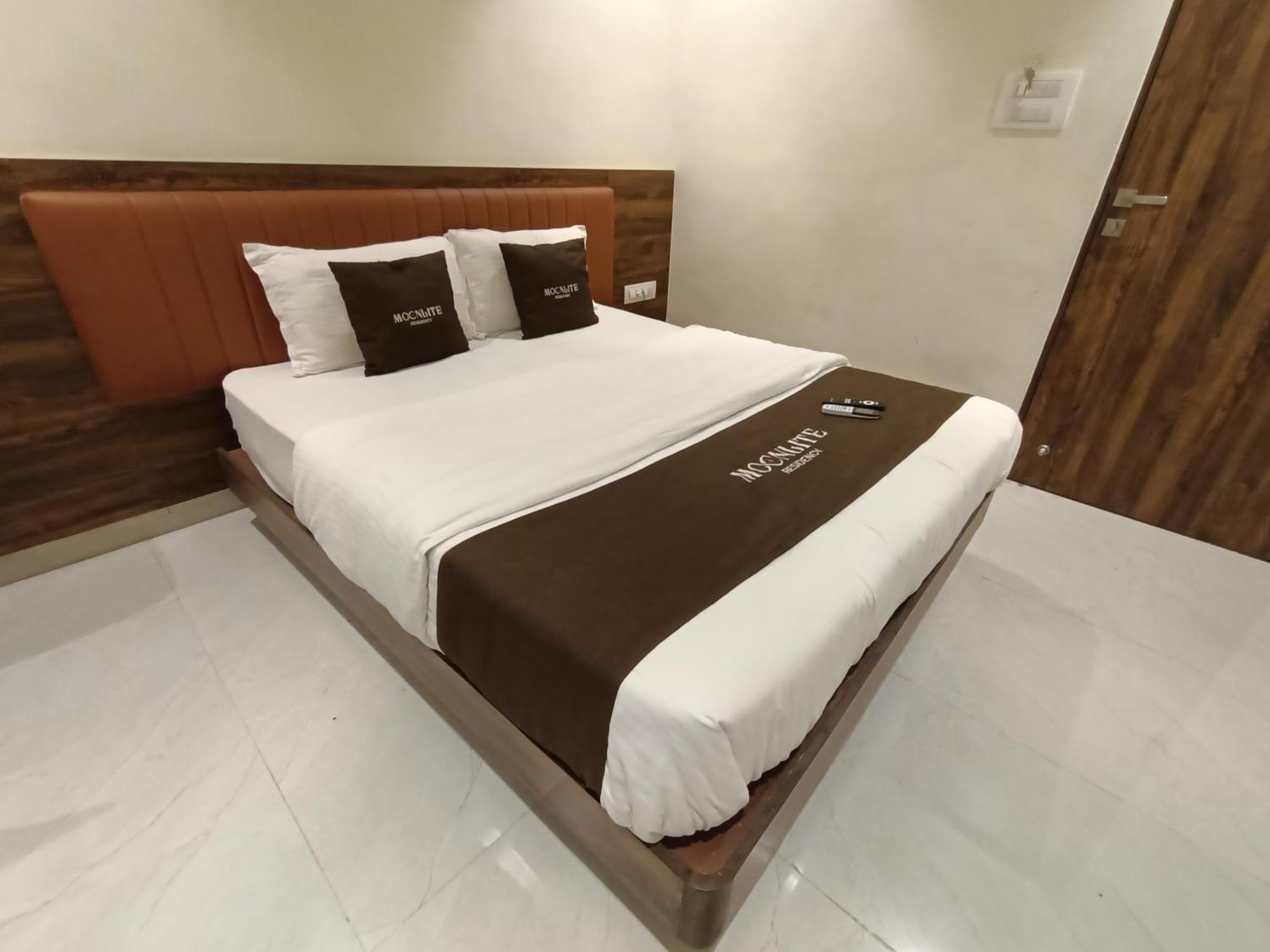 Moon Lite Residency - Marve Road Malad West Hotel 2*