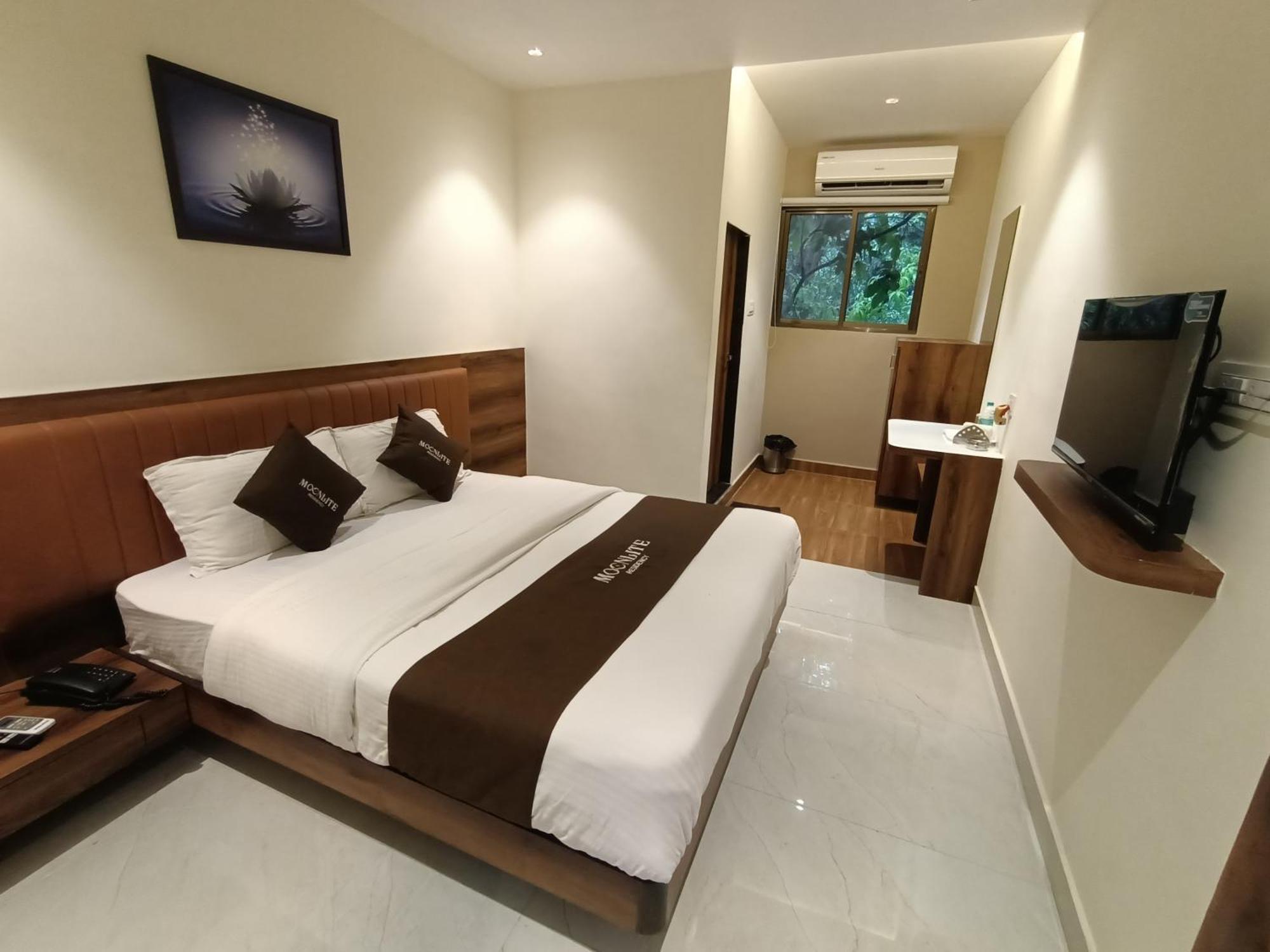 Hotel Moon Lite Residency - Marve Road Malad West 2*