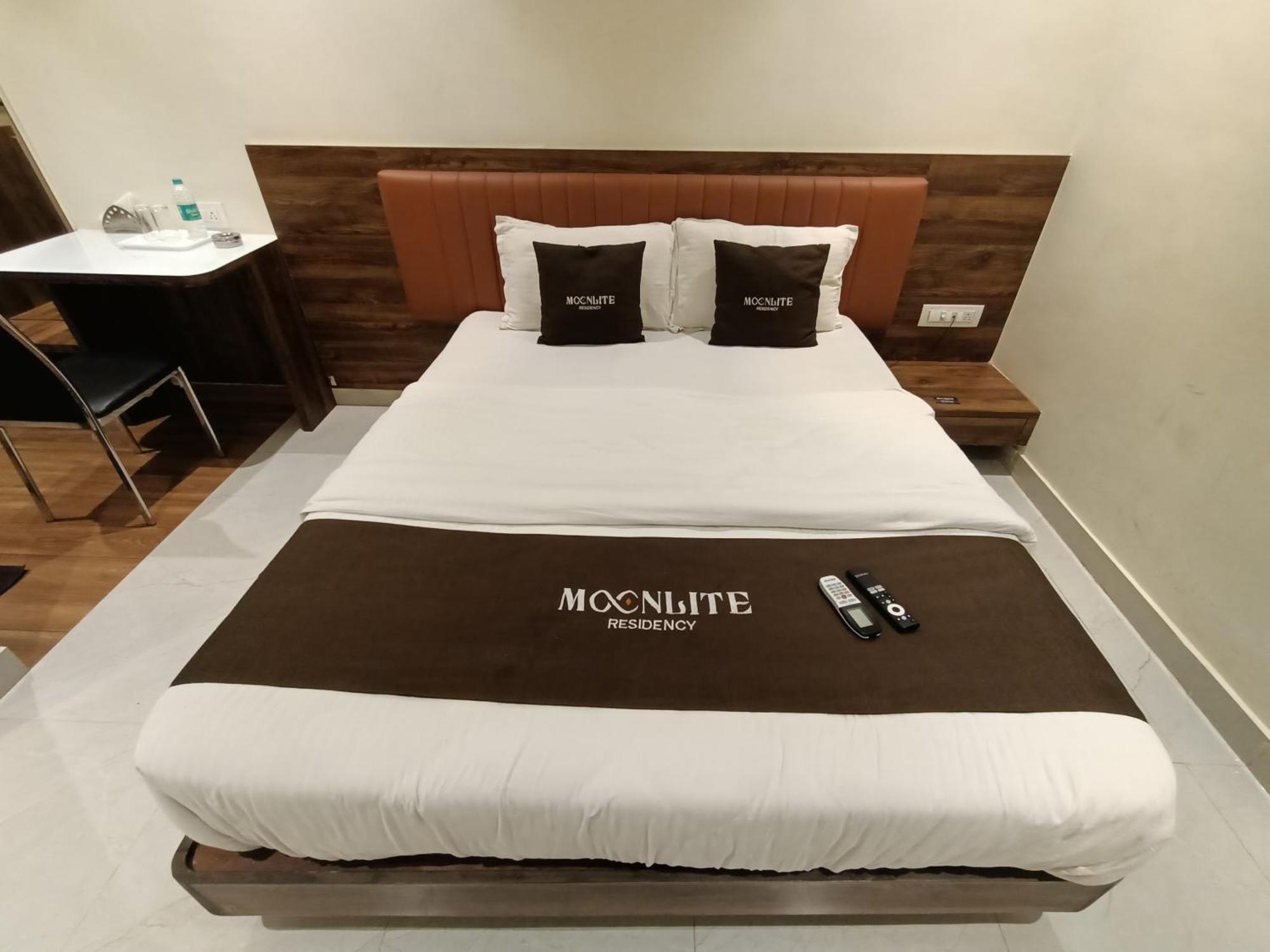 Moon Lite Residency - Marve Road Malad West Hotel Mumbai