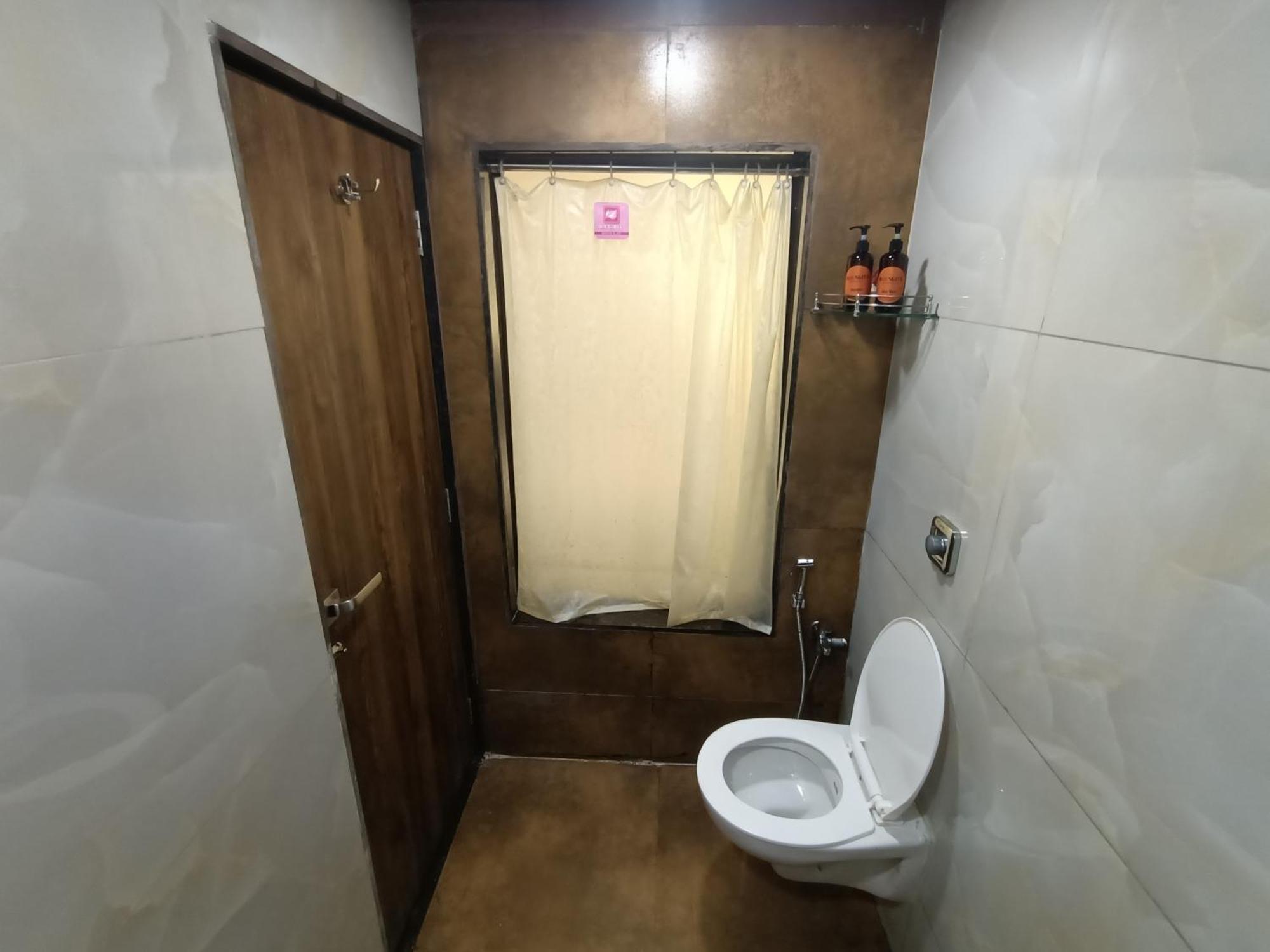 Hotel Moon Lite Residency - Marve Road Malad West 2*