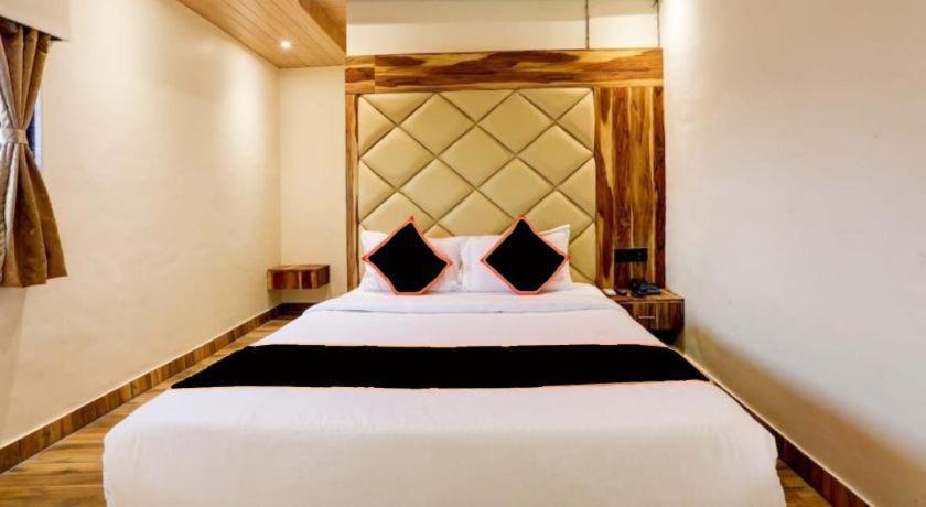 Plaza Hotel 3*