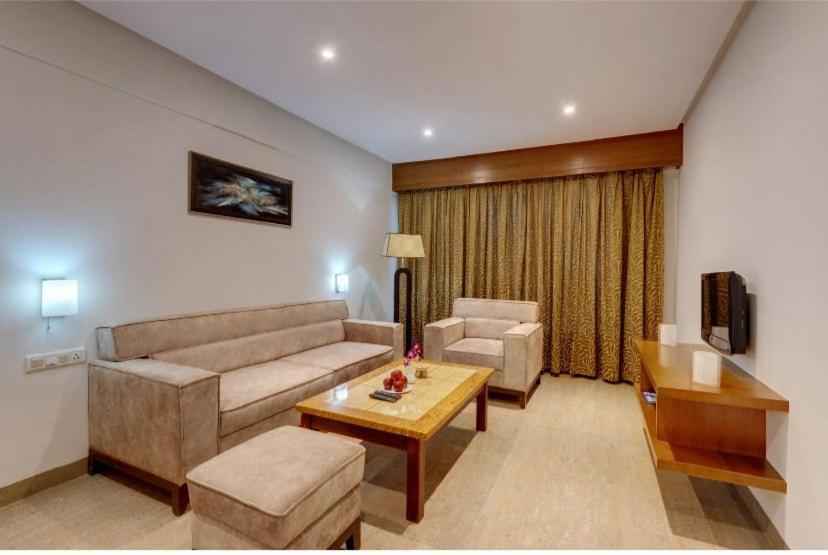 The Caliph Hotel, Near Powai Lake 3*