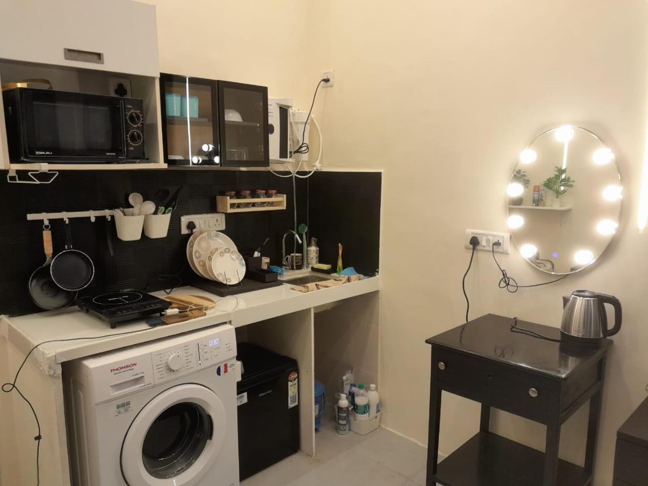 Ivy Splendour Private A, Oshiwara Apartment