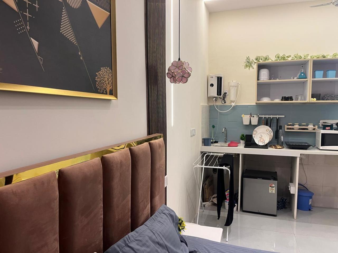 Ivy Splendour Private B, Oshiwara Apartment