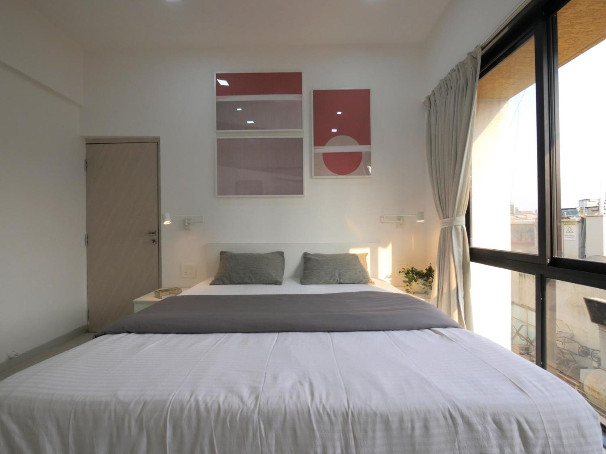 Gj Premium Shared Bandra W *