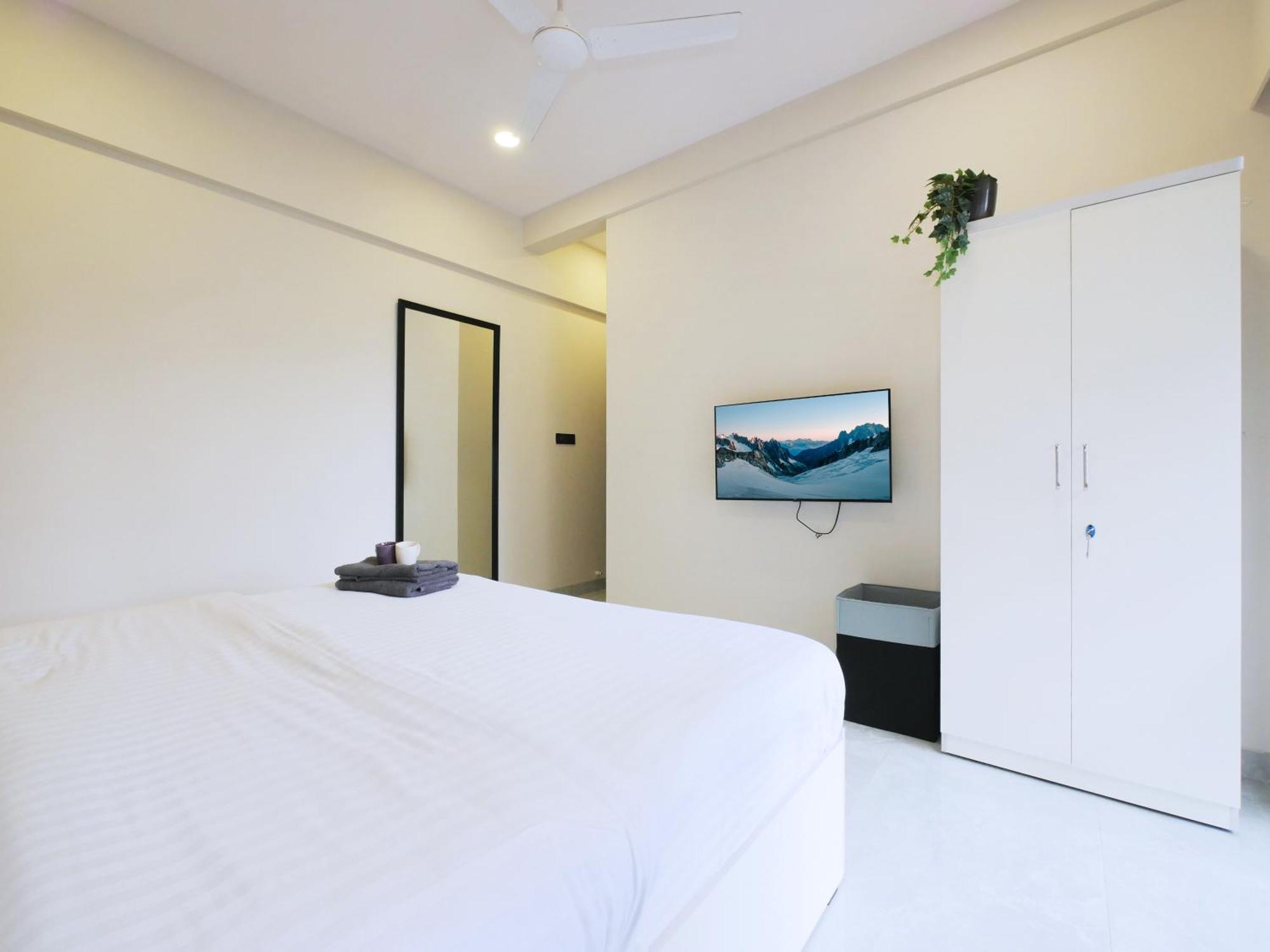 Gj Premium Shared Bandra W * Mumbai