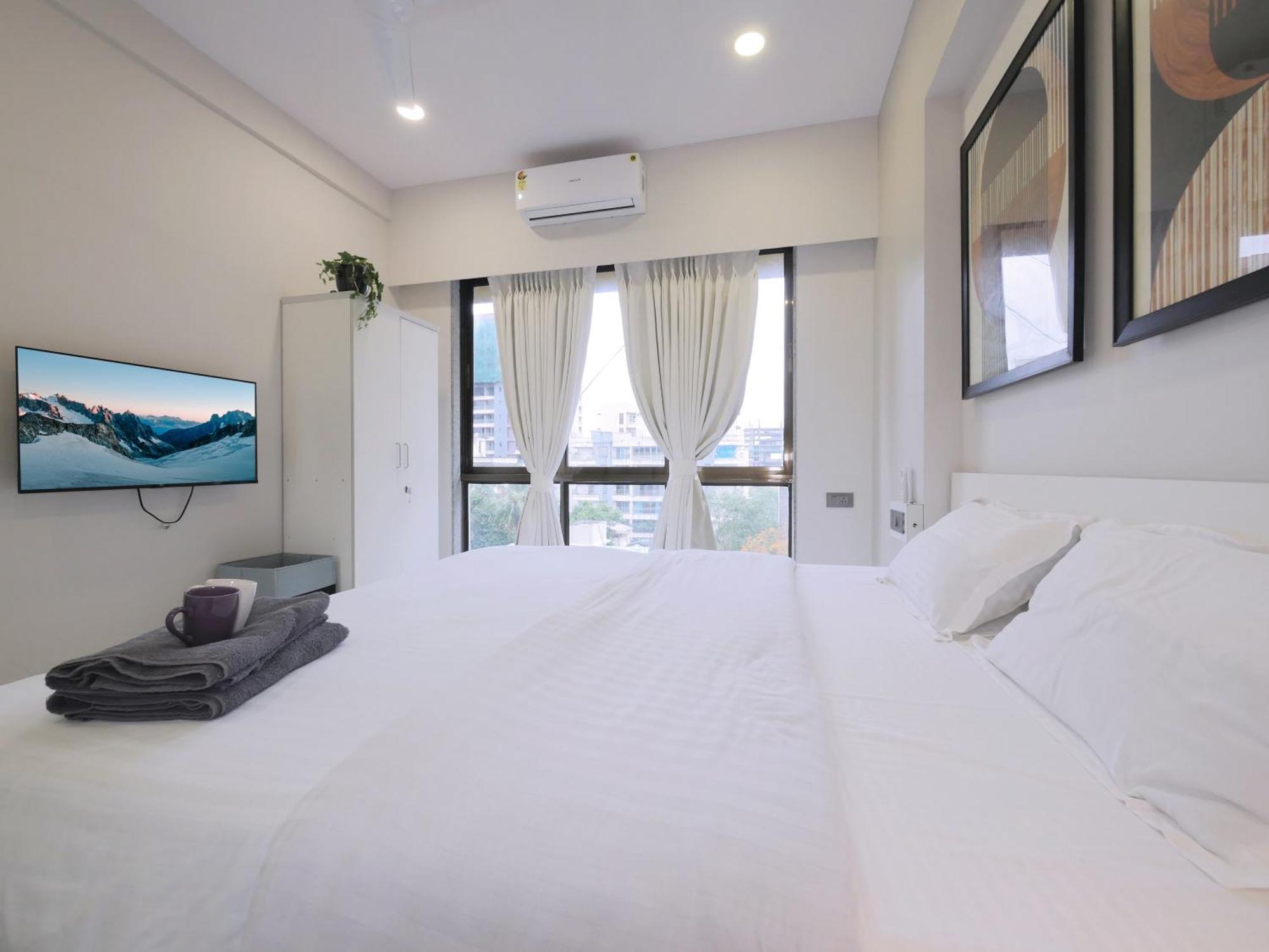 Gj Premium Shared Bandra W Homestay