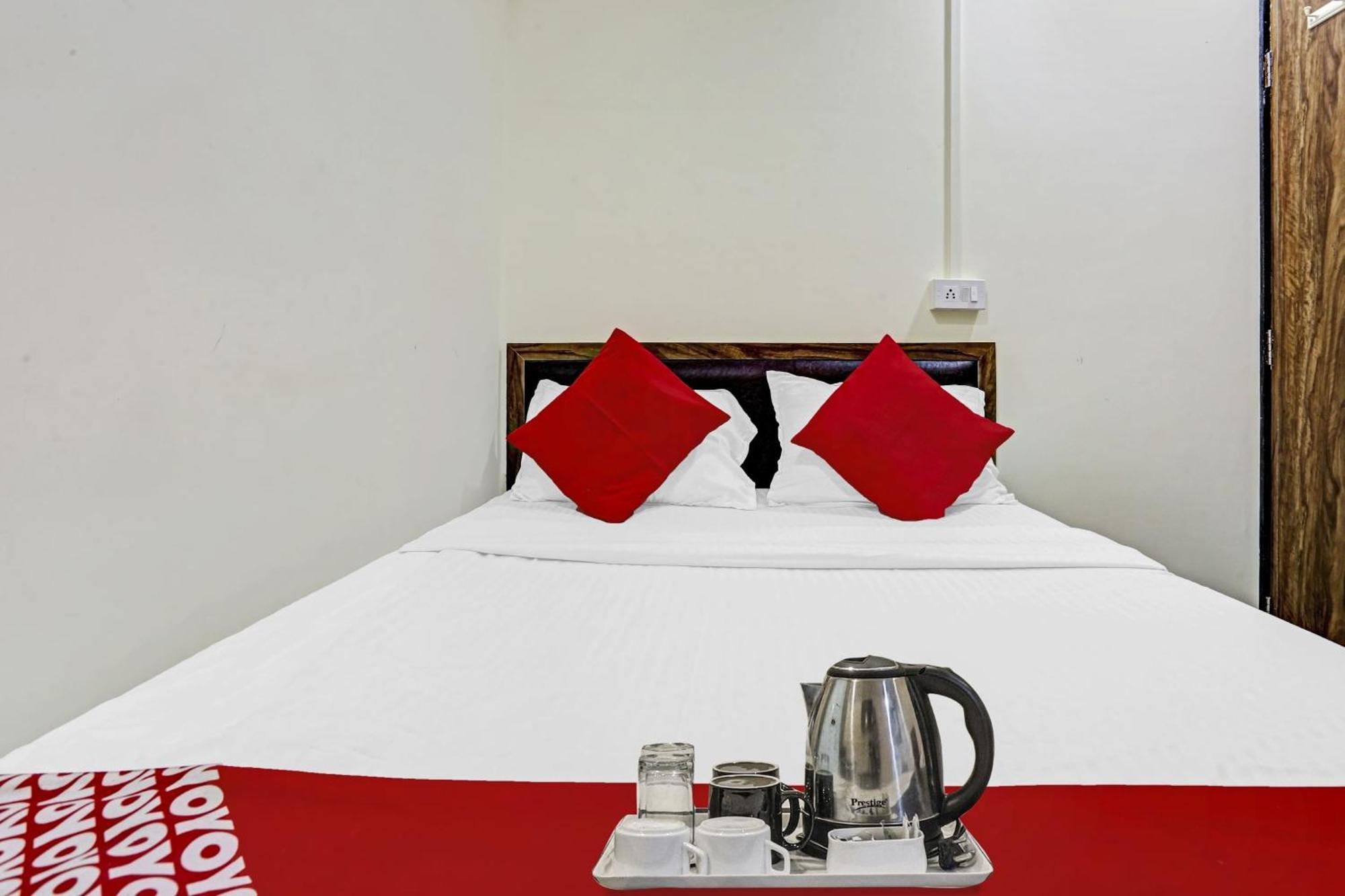 Hotel O S K Palace