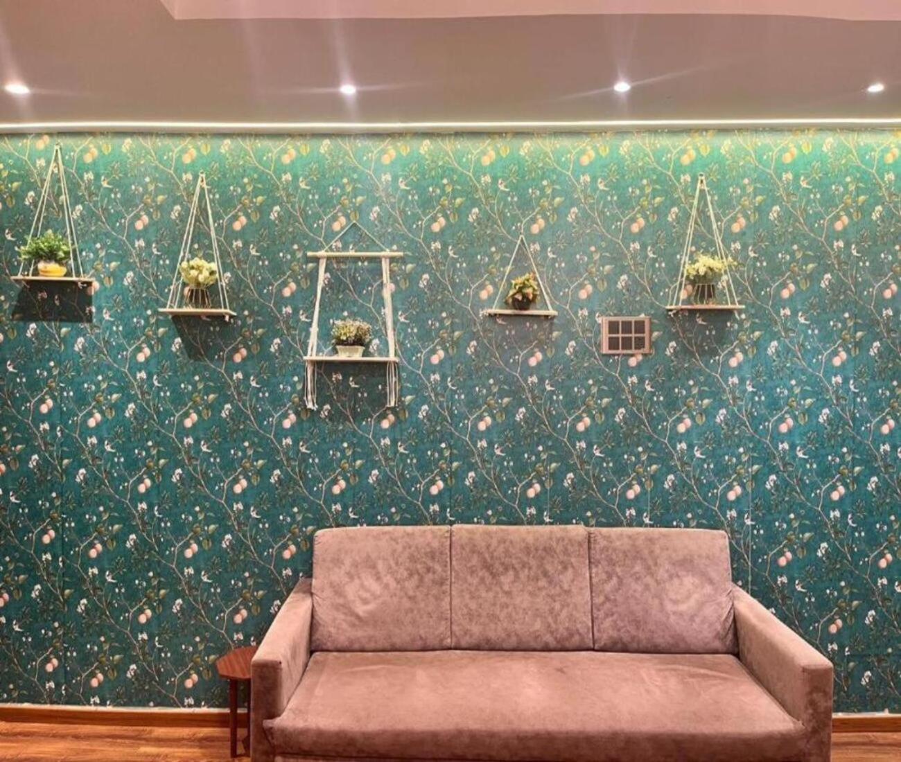 Glitz The Pacific - Nr Solitaire Corporate Park Guest house Mumbai