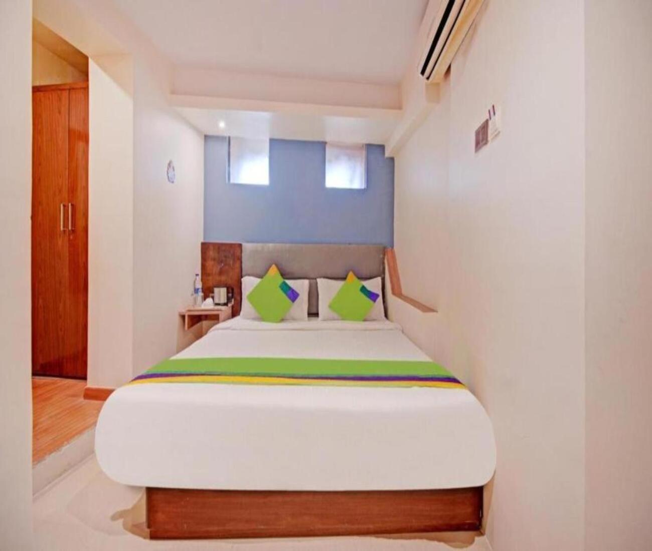 Guest house Glitz The Pacific - Nr Solitaire Corporate Park Mumbai