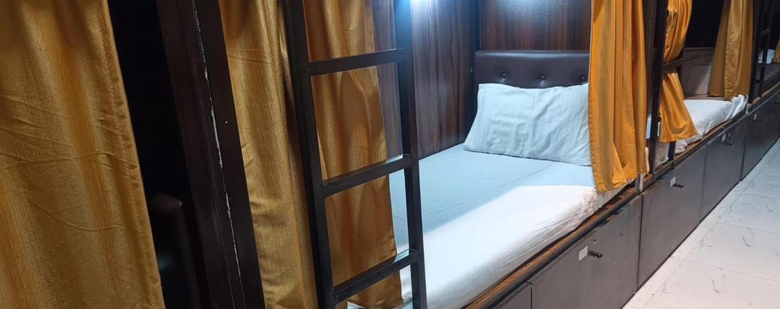Guest house Golden View Dormitory
