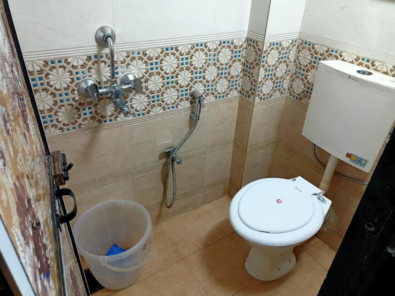 Golden View Dormitory Guest house Mumbai