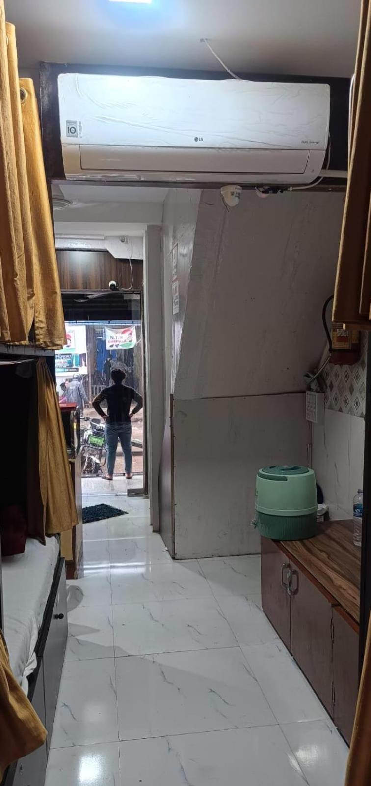 Guest house Golden View Dormitory