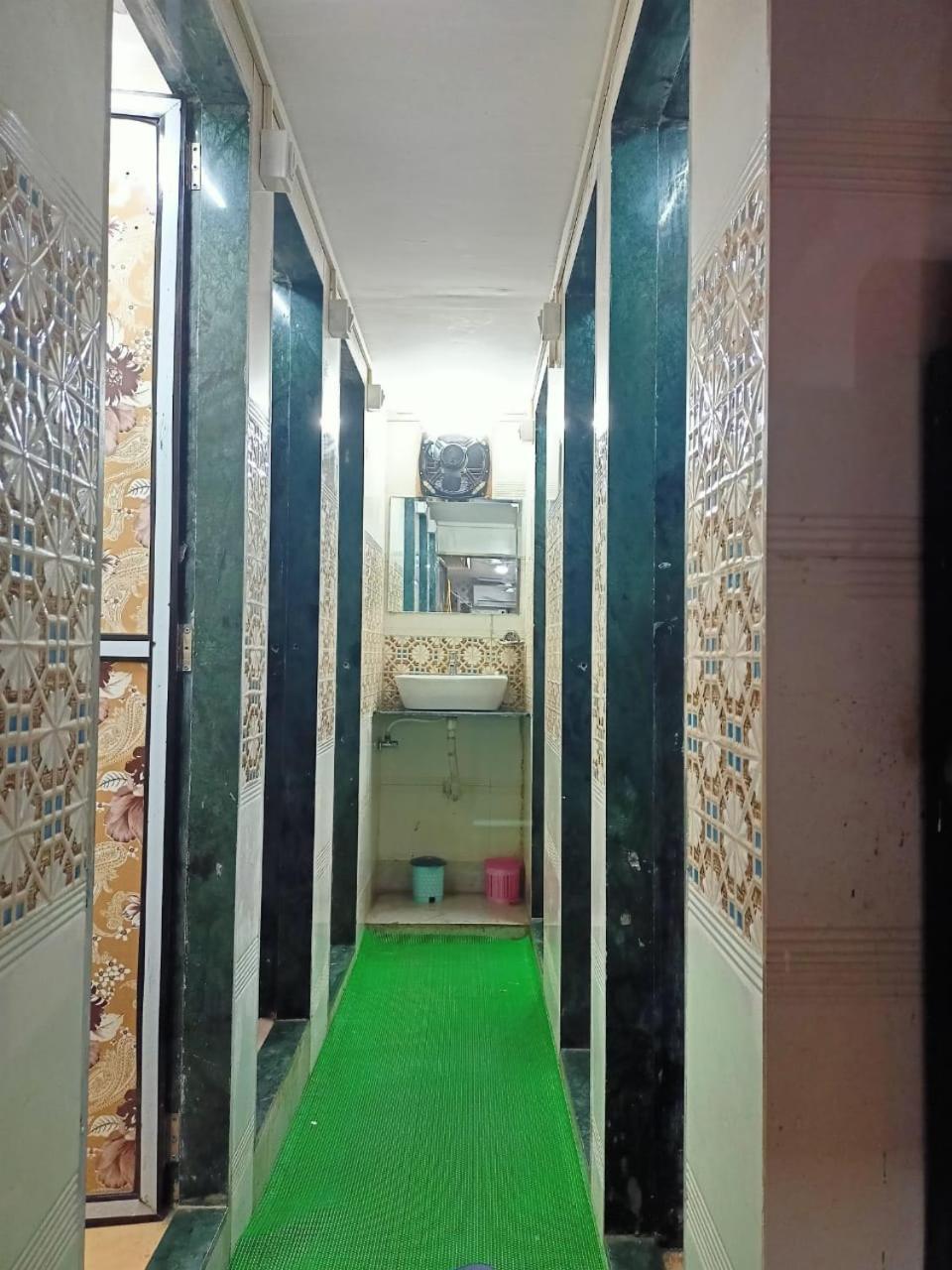 Golden View Dormitory Guest house Mumbai
