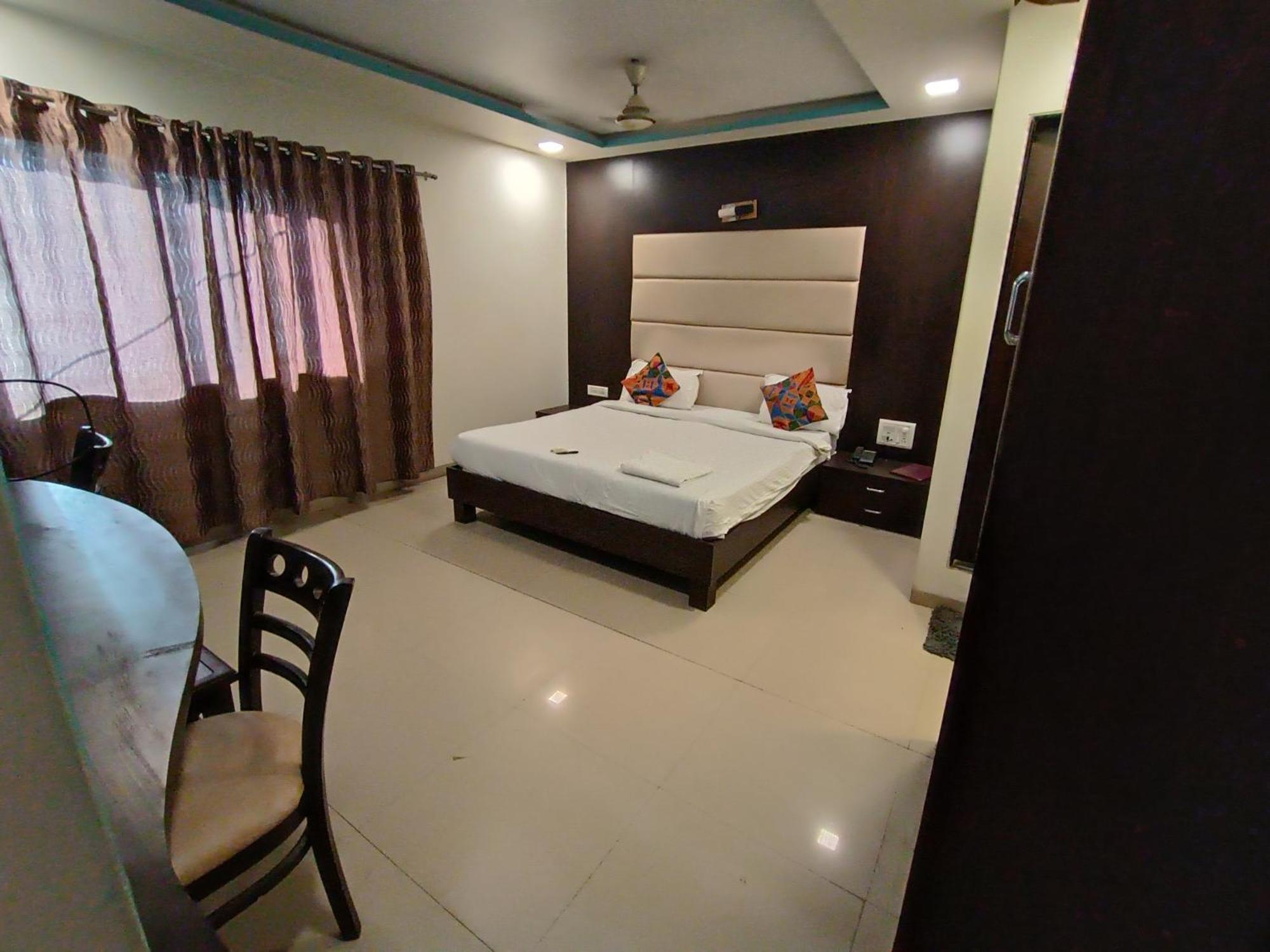 The Adore Palace - Near Airport & Visa Consultant * Mumbai